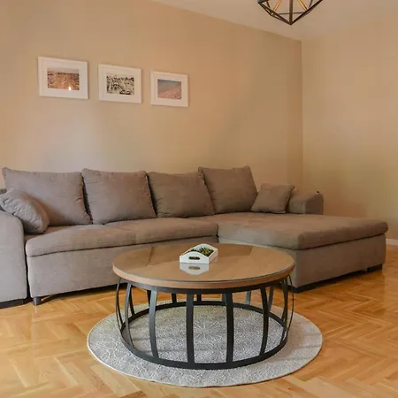 Apartament Maja