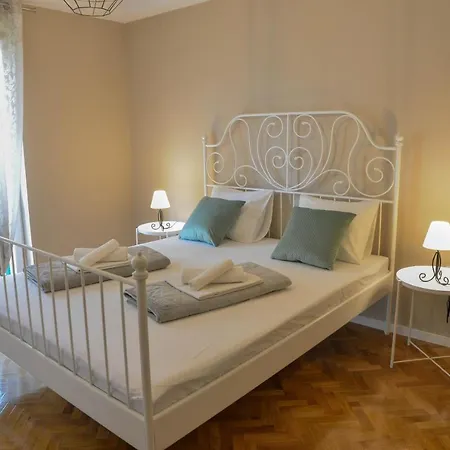 Maja Апартаменты *